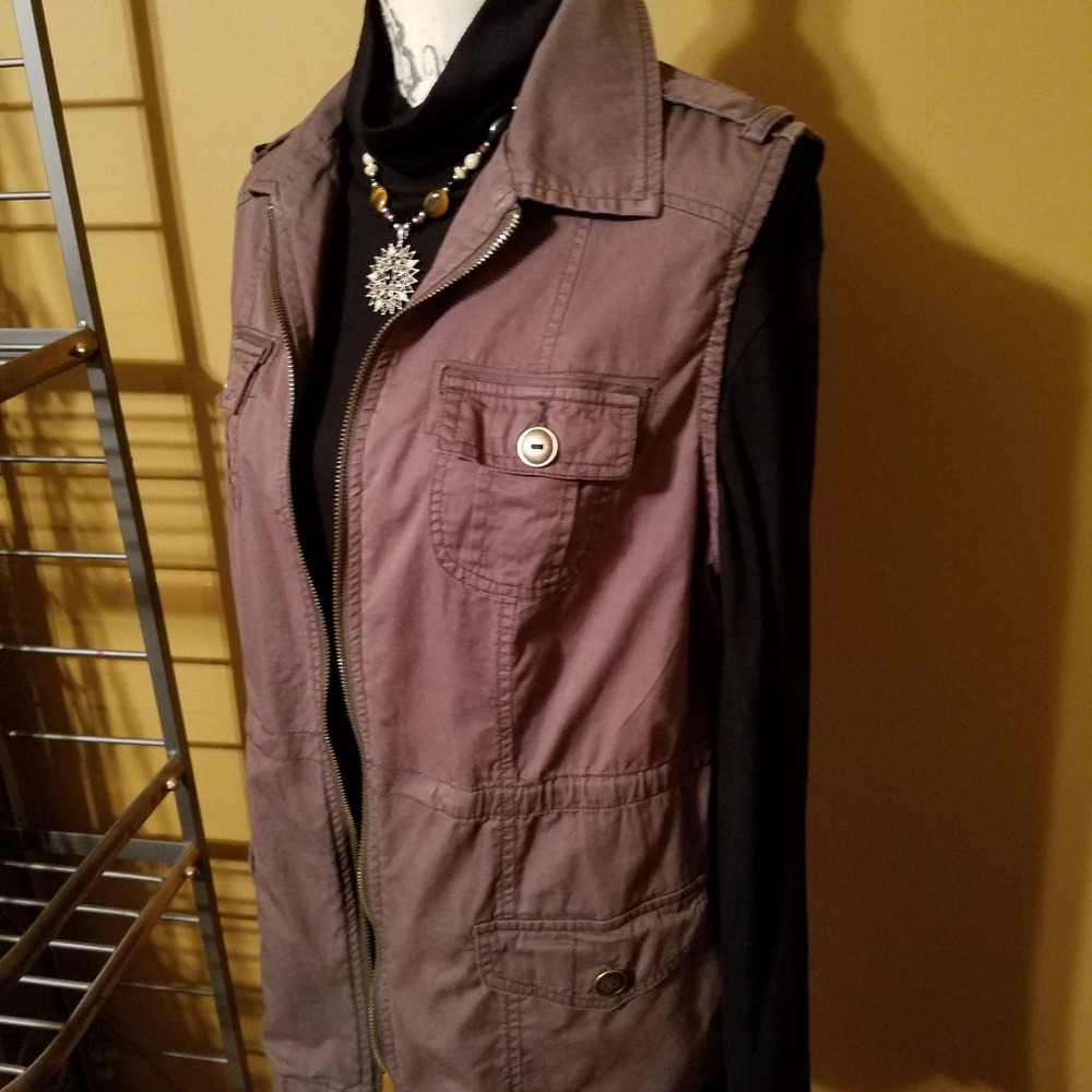 Sporty Dressbarn chocolate brown vest